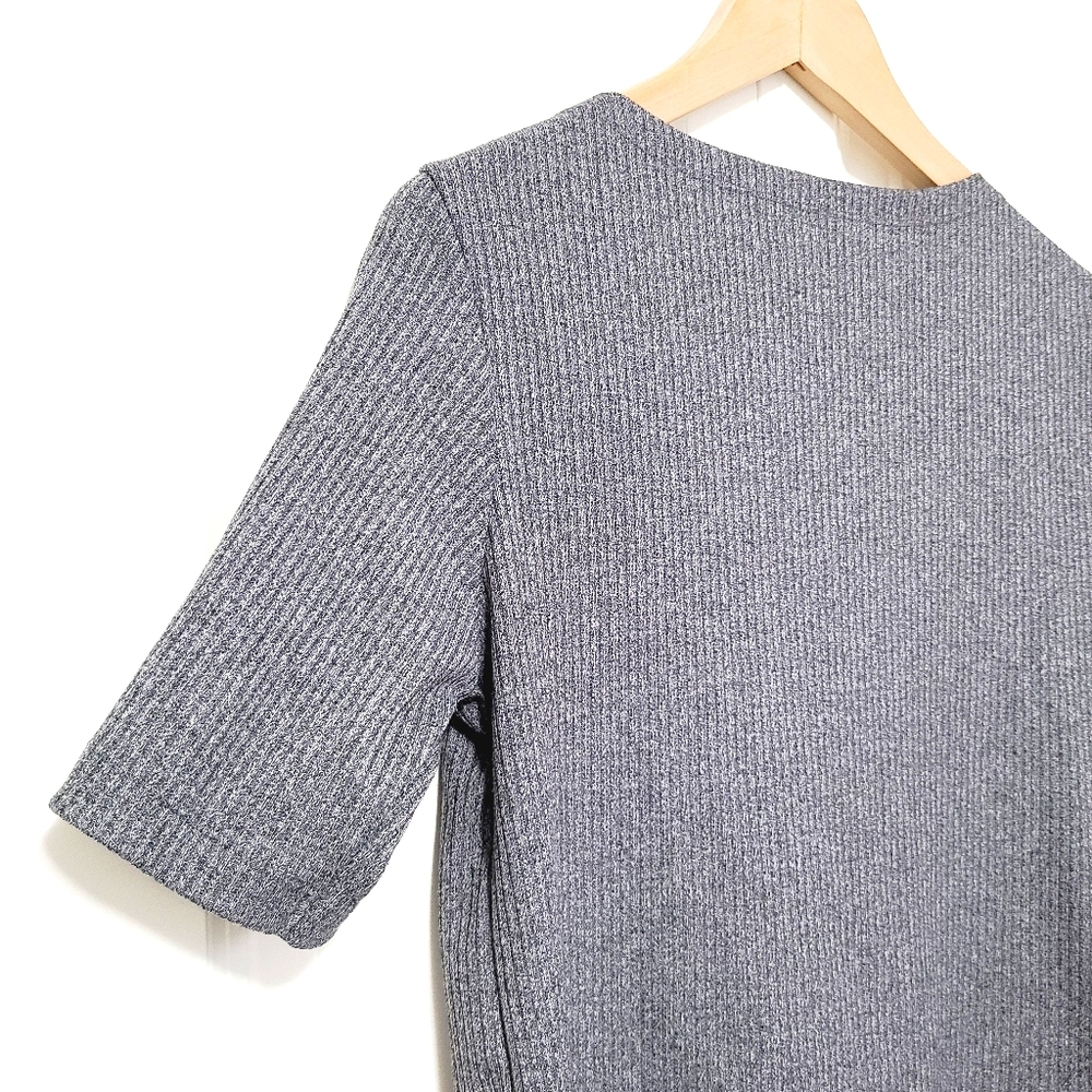 UNIQLO Ribbed Tee - Picture 4 of 6